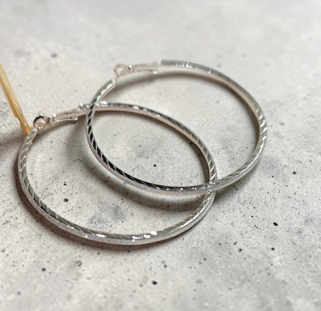Boucles d'oreilles créoles fines – acier inoxydable doré ou argenté