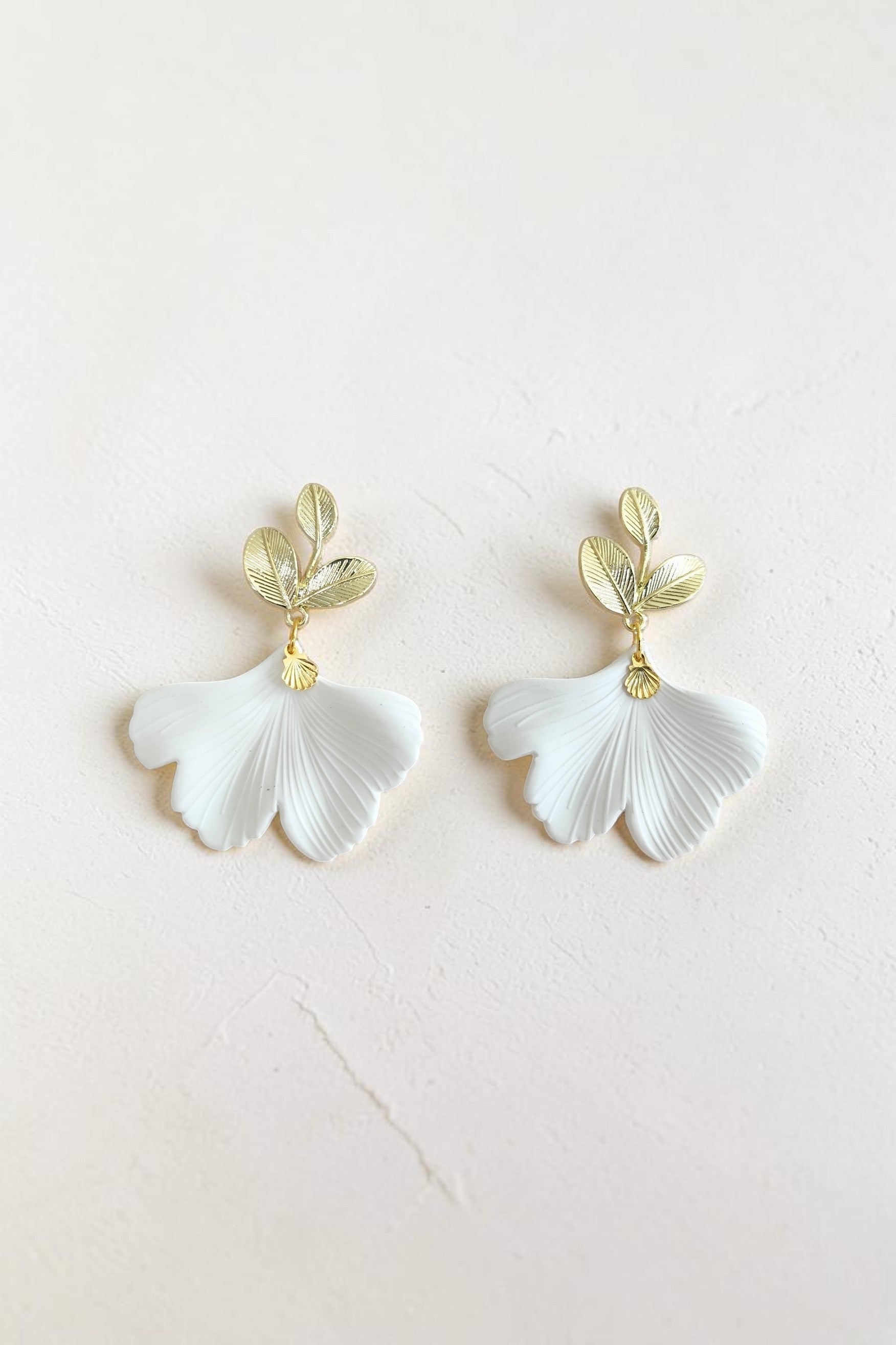 Boucles d'oreilles ginkjo acrylique clou