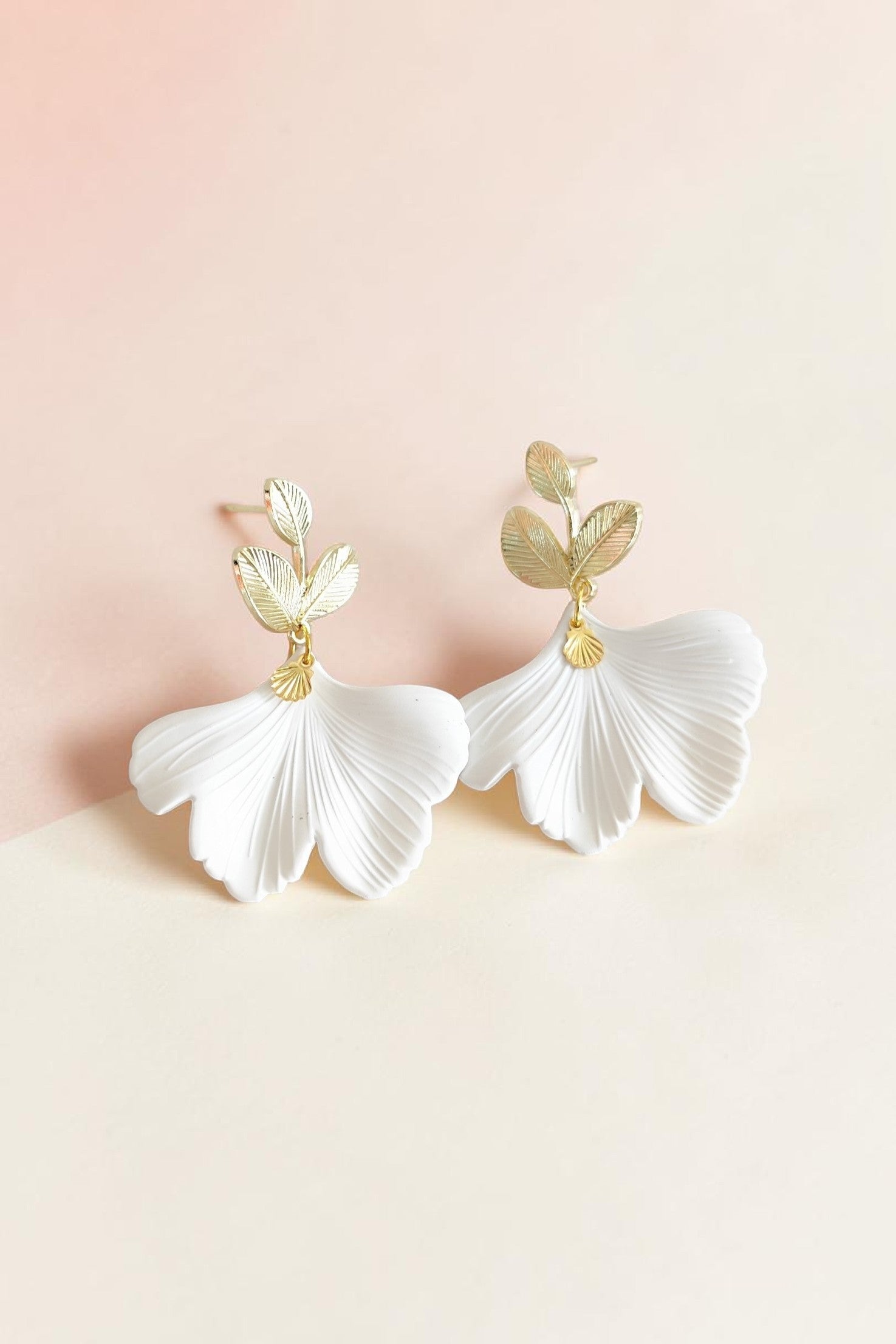 Boucles d'oreilles ginkjo acrylique clou